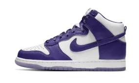 Dunk High SP Varsity Purple running on trail Minimalist Style