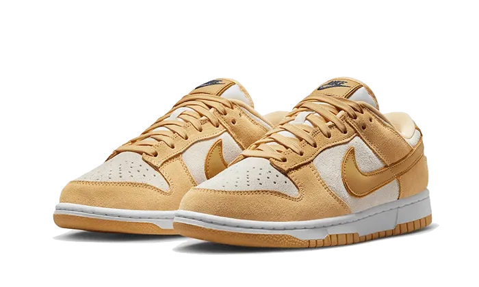multi - directional traction shoes Dunk Low Celestial Gold Suede