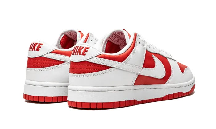 bold - patterns - style shoes Dunk Low Championship Red