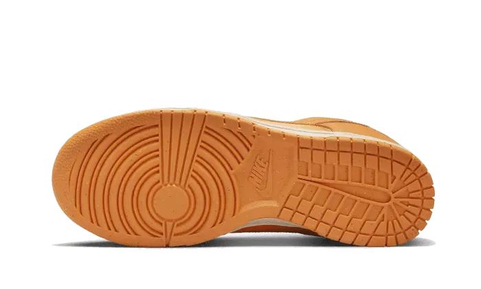 obstacle - course running shoes white running shoes Dunk Low Magma Orange