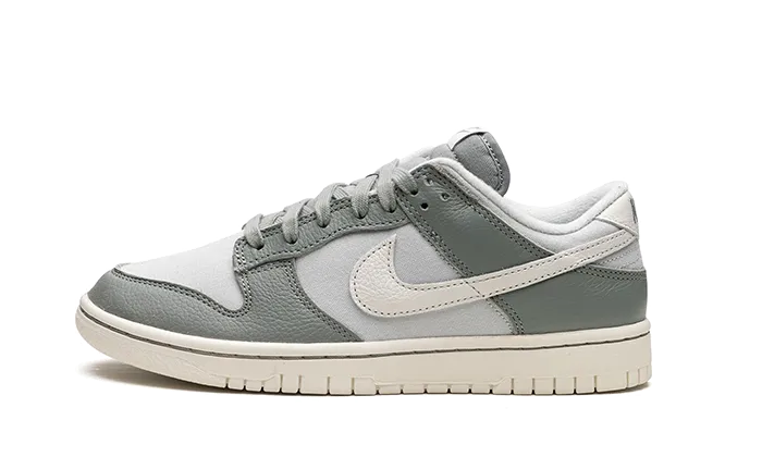 Trend-setting Nike Dunk Low Mica Green