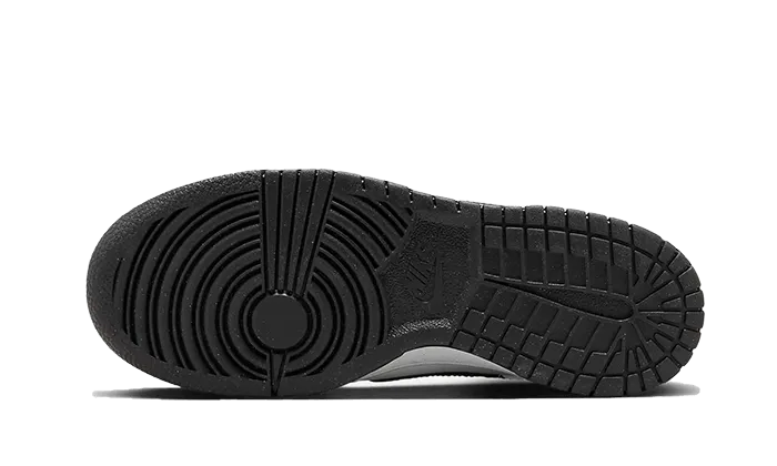 Sturdy Heel Short Walks Nike Dunk Low Next Nature Citron Pulse