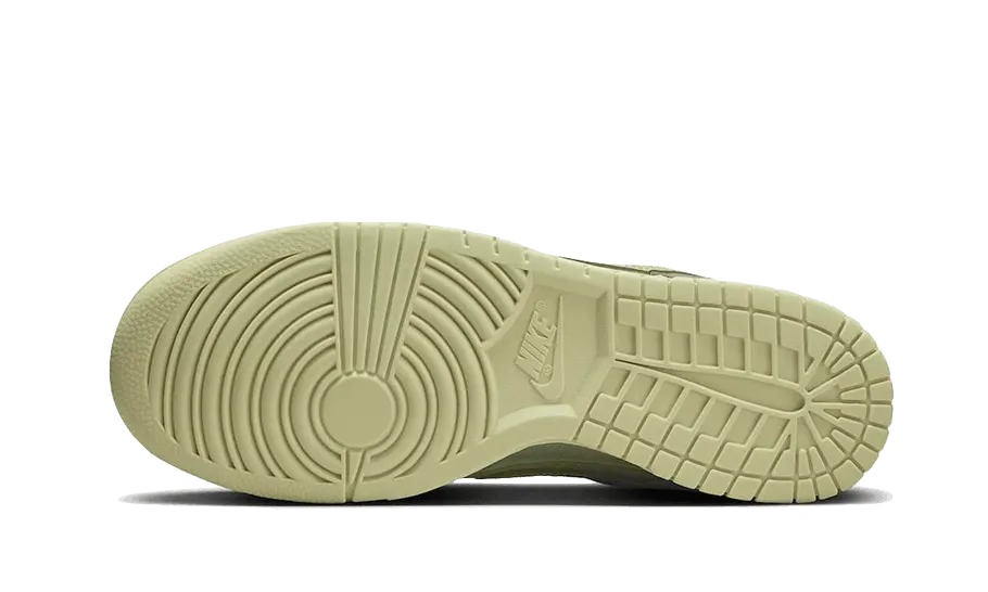 Obstacle course readiness Short distance running Dunk Low Premium Oil Green