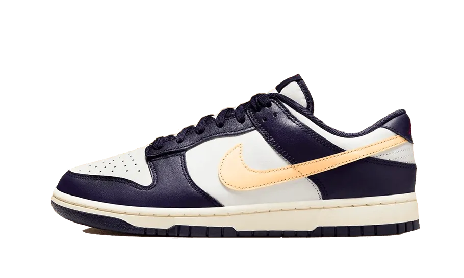 weekday running shoe interval Dunk Low "From Nike To You" Navy Vanilla