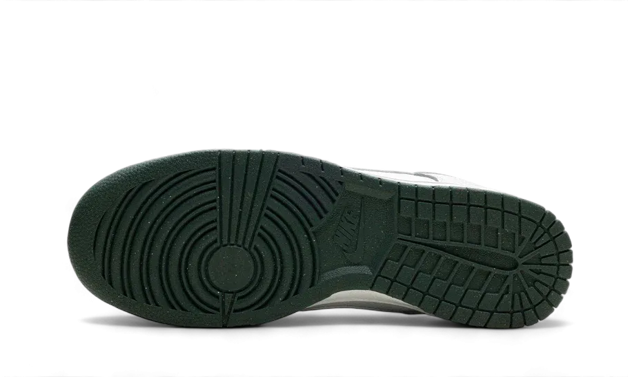 stability - focused shoe purpose All-Terrain Support Dunk Low Retro SE Photon Dust Vintage Green
