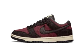 Dunk Low SE Fleece Burgundy Crush evening runs Supportive Design