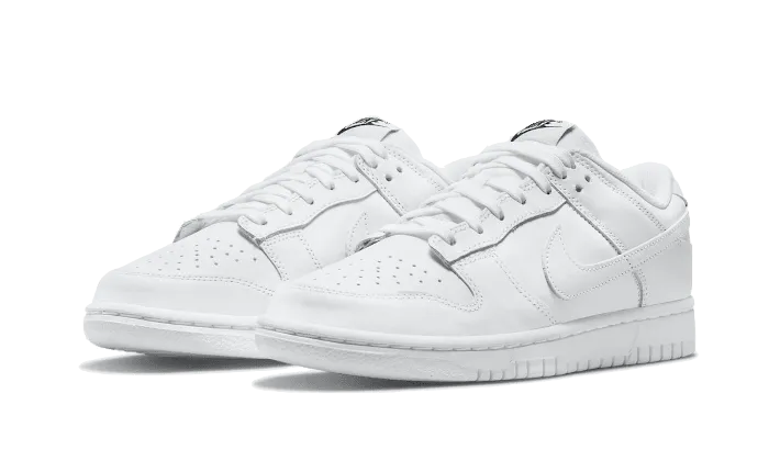 Dunk Low Triple White (2021) classic accessory