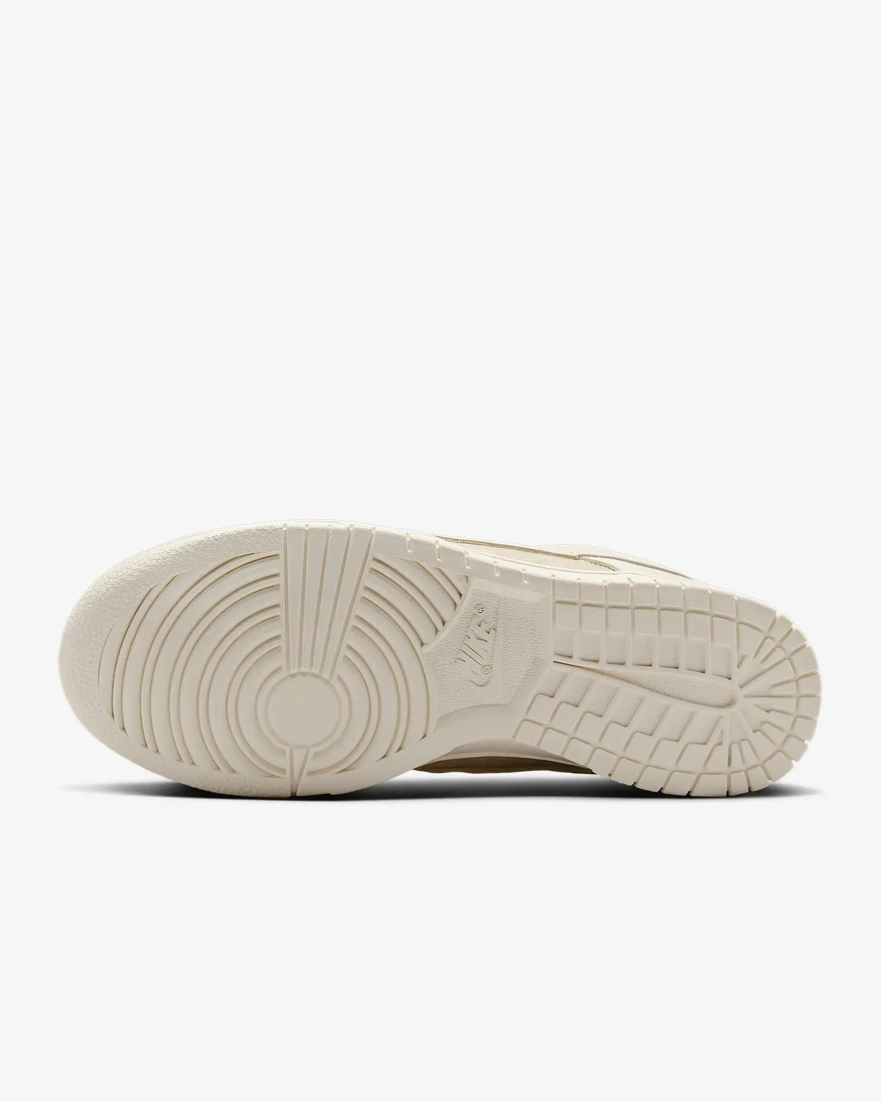 Dunk Low W running in snow shoes Fitness Tracker Compatibility