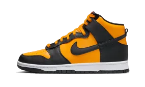 running in patterned designs Heel Pad Dunk High Reverse Goldenrod