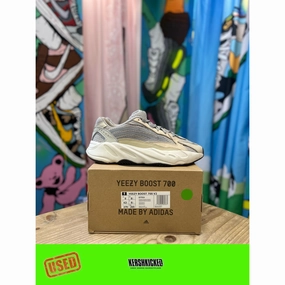 Weekend Wear Yeezy 700 Cream UK8.5