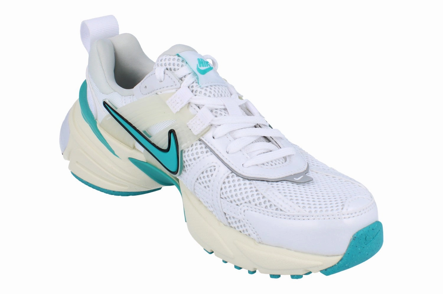 Nike V2K Run Womens FD0736 105 unpadded - feature shoes Present