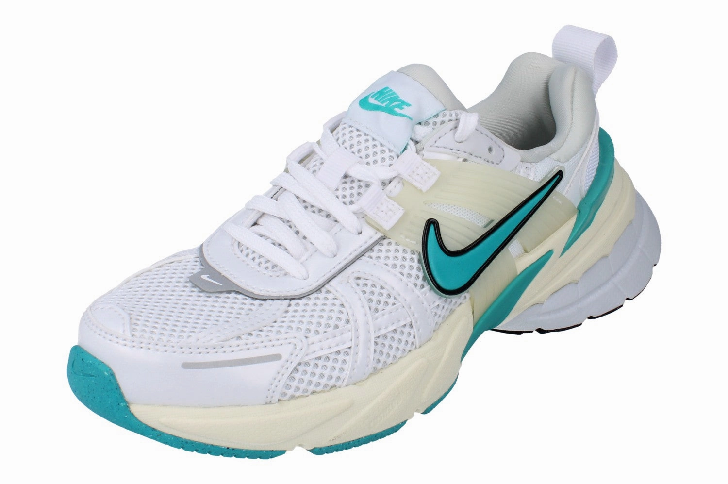 Nike V2K Run Womens FD0736 105 weekend - running essential shoes