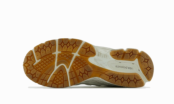 2002R Protection Pack Distressed Vegan Material Technology