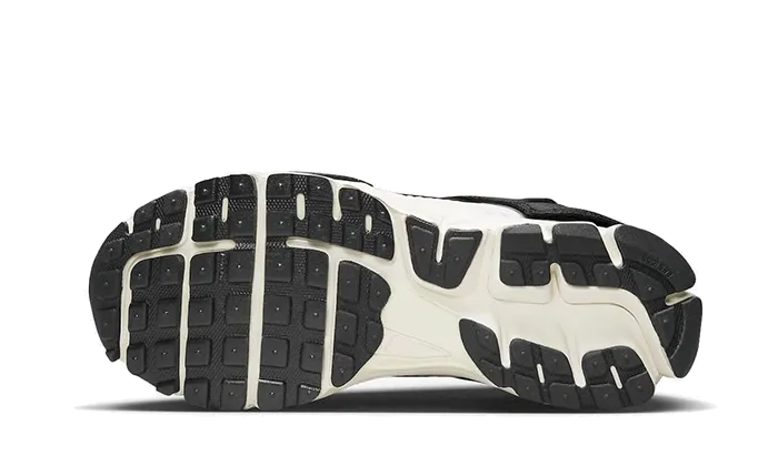 speed development running shoe promotion Zoom Vomero 5 Timeless Panda Dunk