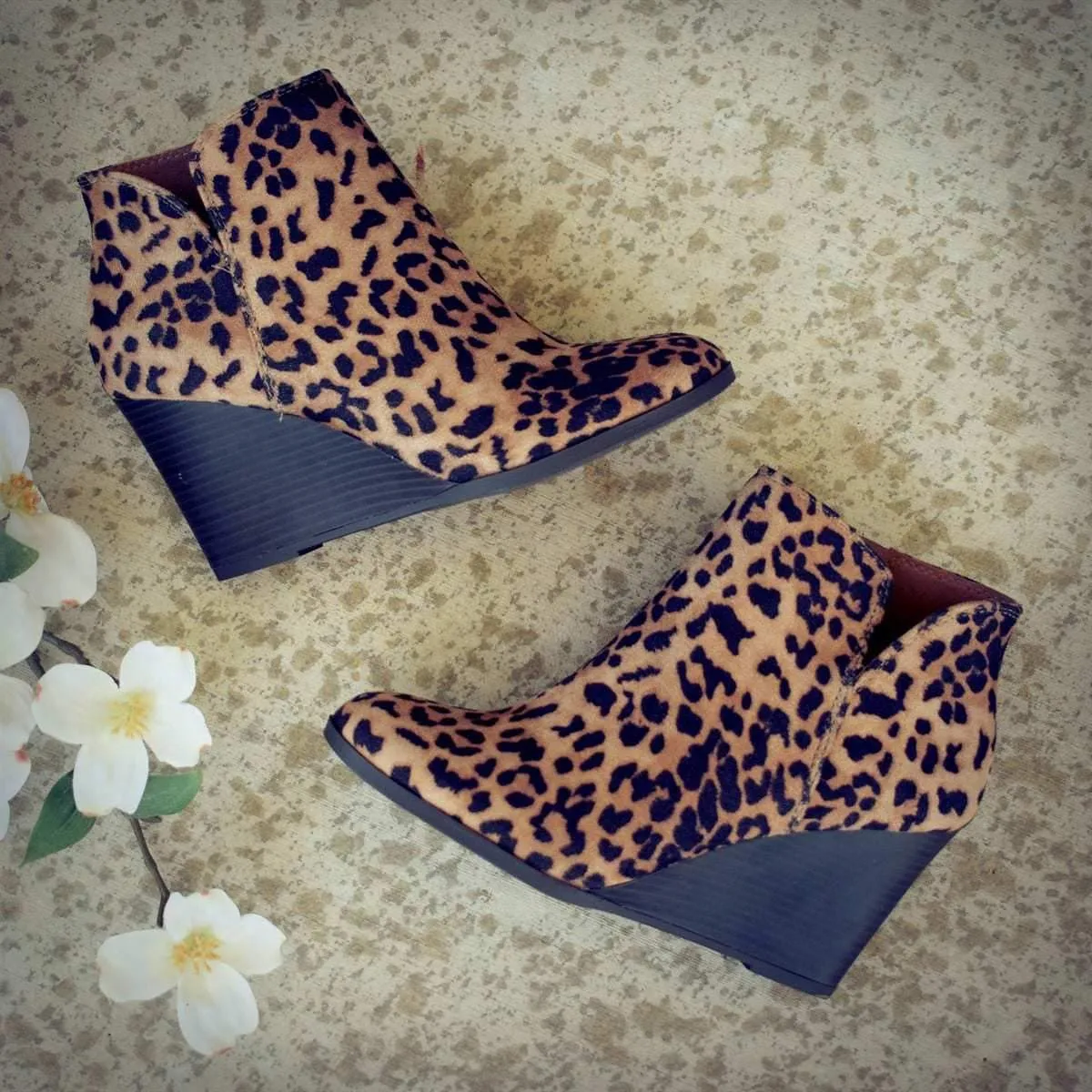 Fashion wedge boots side slit round toe ankle boots
