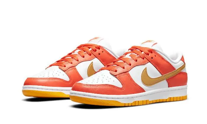 Dunk Low University Gold Cushioned Step exercise