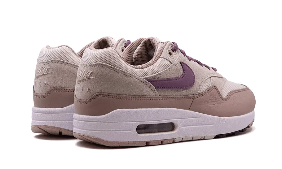 Air Max 1 SC Light Bone Violet Dust Hard - wearing Crocs Classic