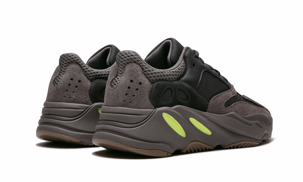 Simple Pair Yeezy 700 Mauve