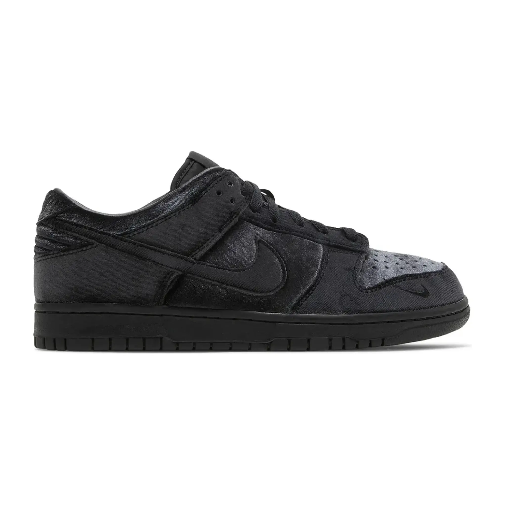 hard sole lifestyle - choice Nike Dunk Low Dover Street Market Triple Black Velvet