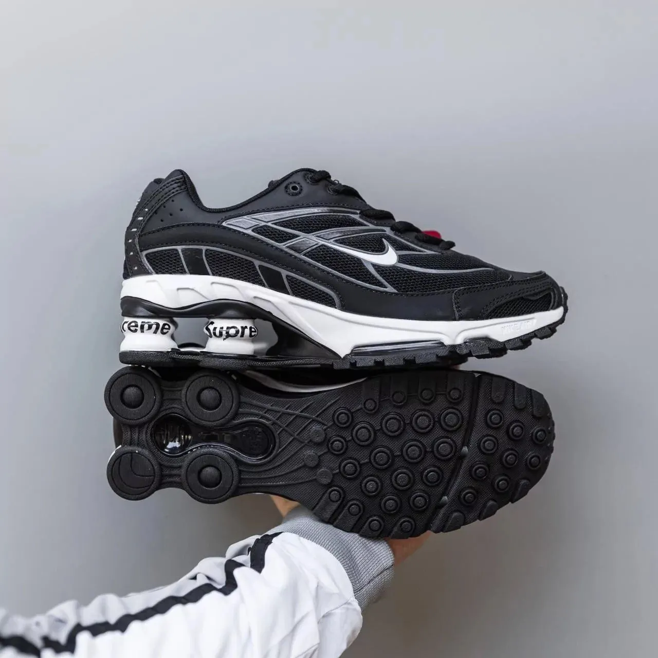 Nike Shox Ride 2 Supreme 'Black/White' Comfort Strapping Quick Adjustment