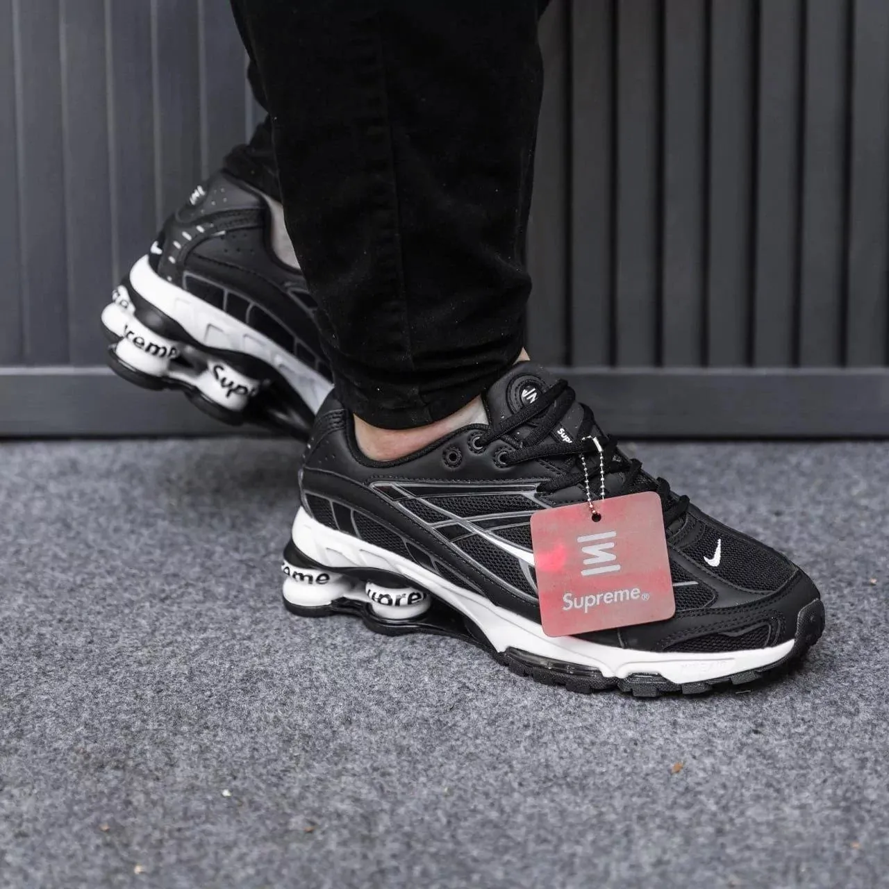 Snug fit Ankle Ease Nike Shox Ride 2 Supreme 'Black/White'