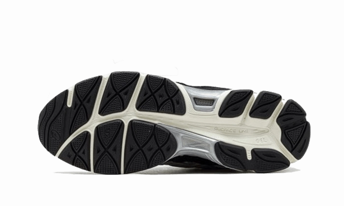 Gel-NYC Ivory Clay Grey wide - fit spaciousness herringbone outsole running shoes