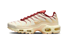 Nike Air Max Plus Sail Team Red Dynamic Flex Neck Basic Style