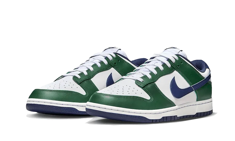 Active Feet Street Motion Nike Dunk Low Fir Midnight Navy