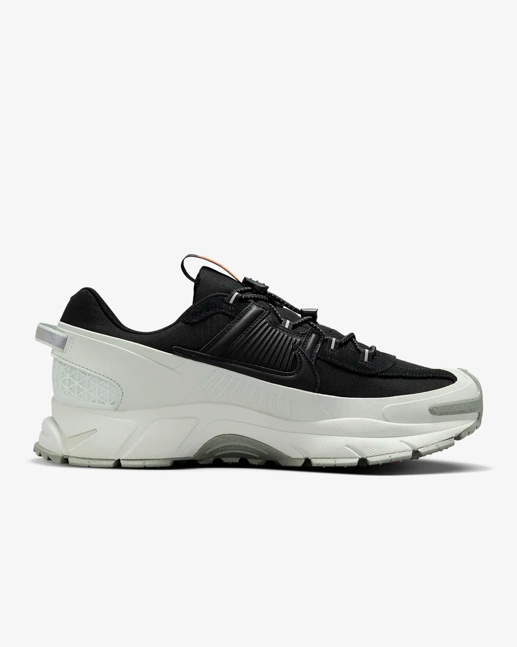 Nike Zoom Vomero Roam Urban Adventure Balanced Base