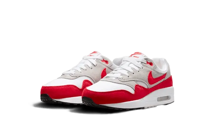 Trendy Accessory running on the beach Air Max 1 White University Red Enfant