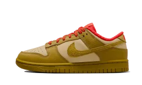 Reinforced Heel Counter All Around Wear Nike Dunk Low Bronzine Sesame Picante Red