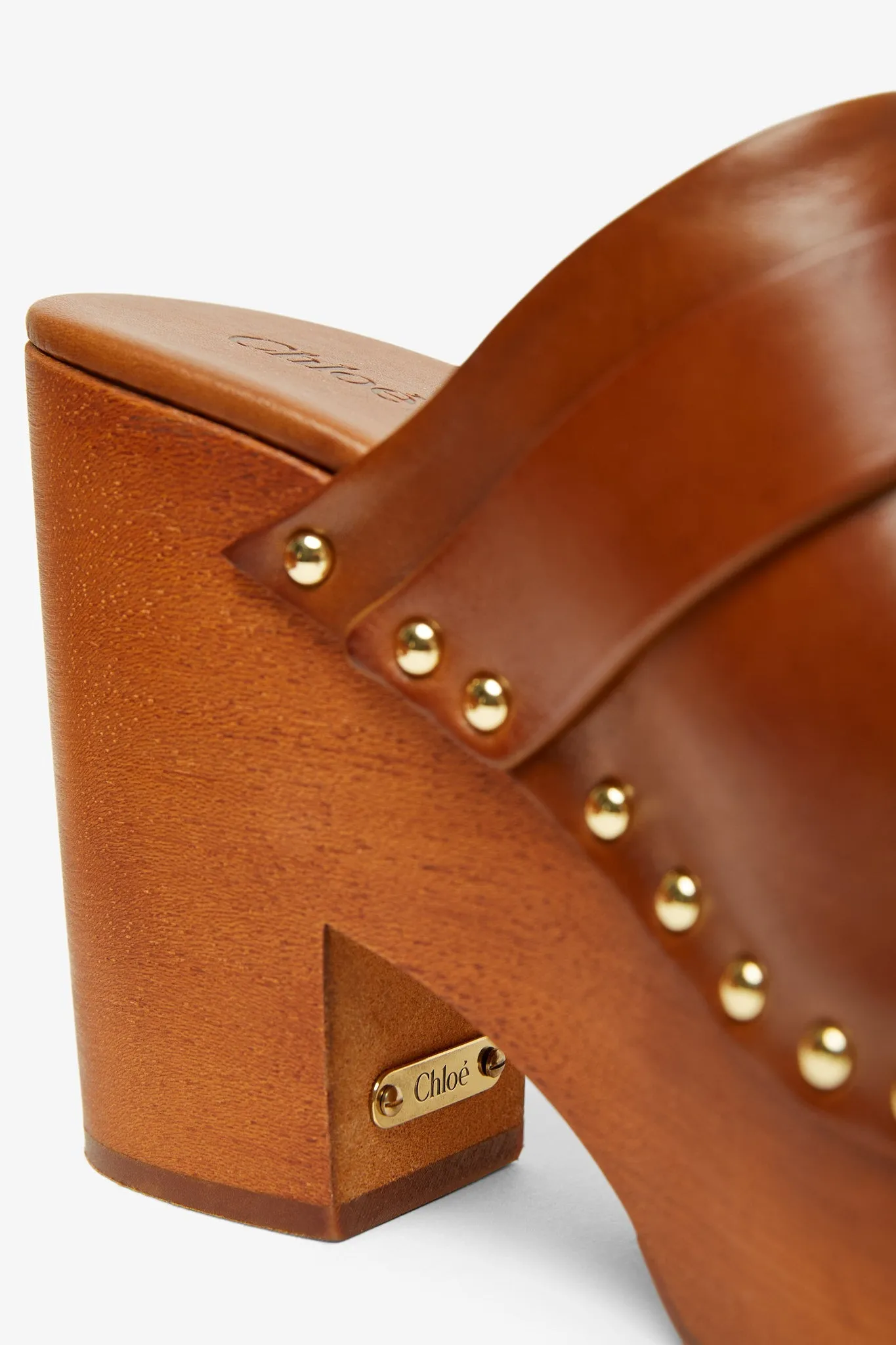 Jeannette tan clogs