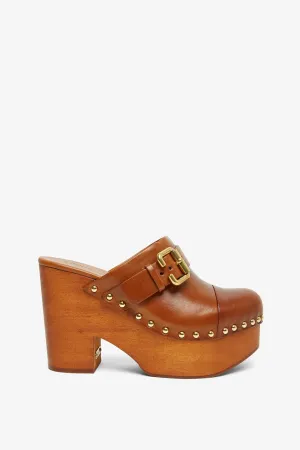 Jeannette tan clogs