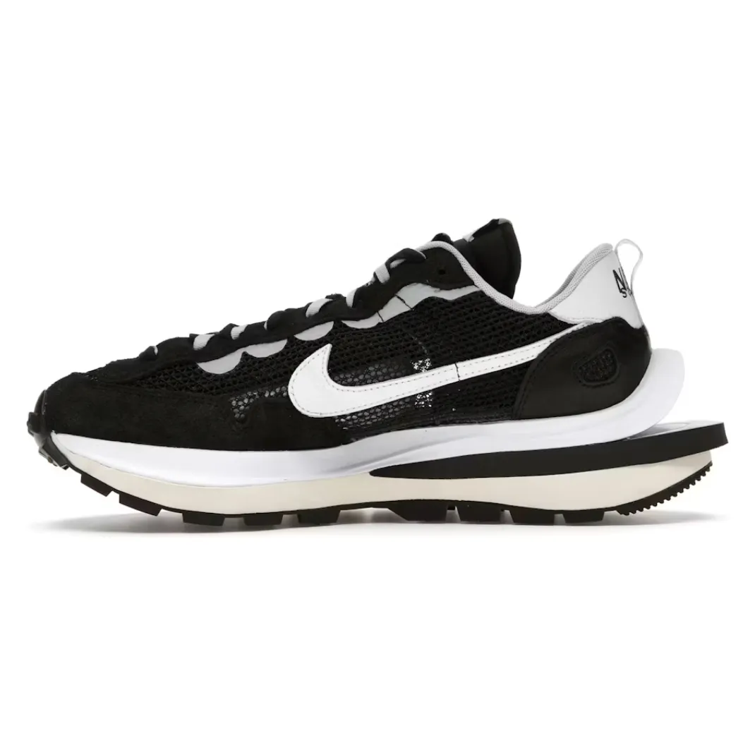 Anti-microbial treatment anti - static - feature shoes Nike Vaporwaffle sacai Black White