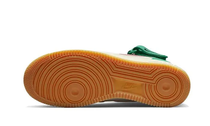 Stable Support running shoes for competitive male runners Air Force 1 Mid Coconut Milk