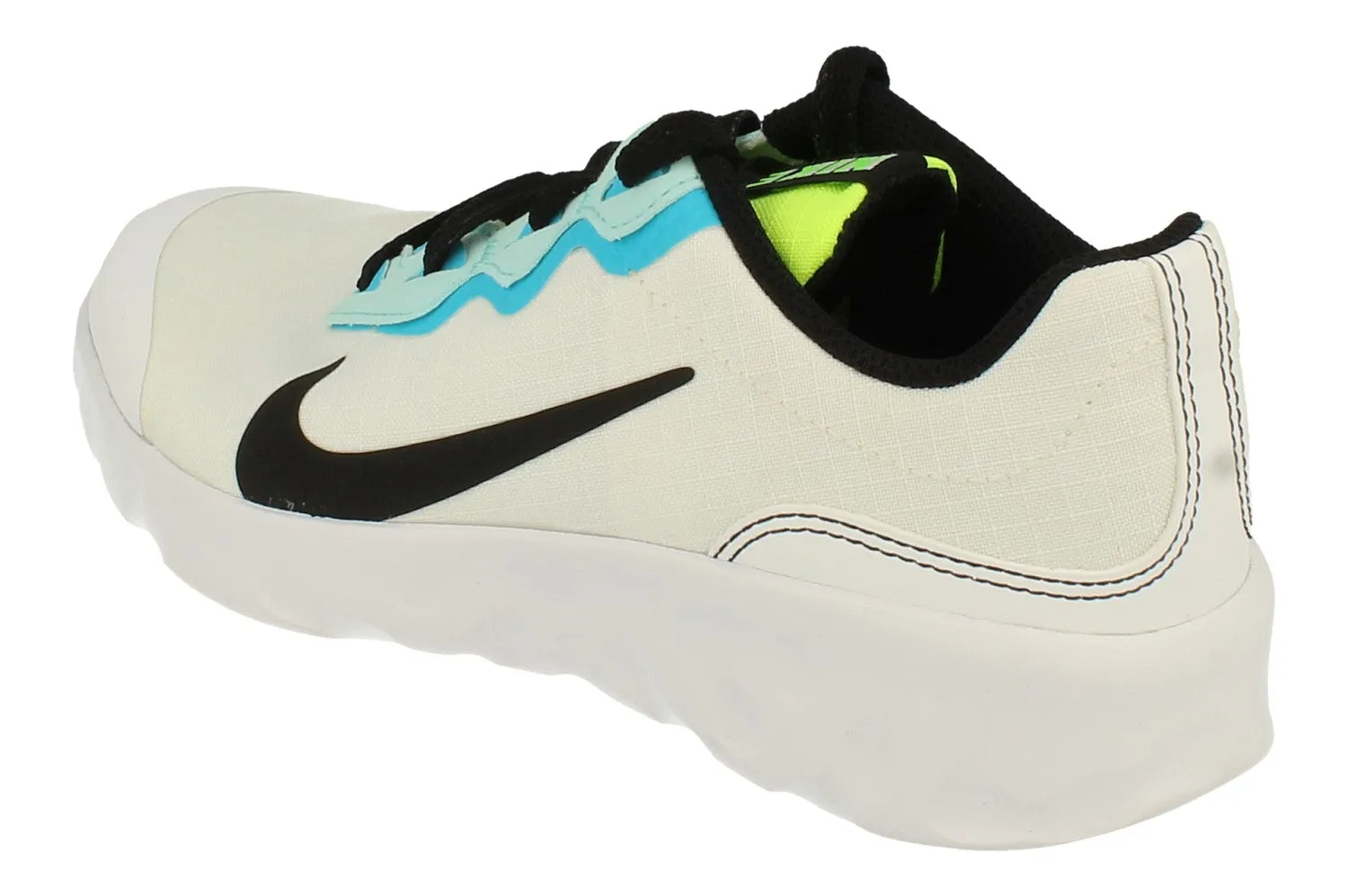 running in a famous bridge area shoes Nike Explore Strada GS Cd9017 104