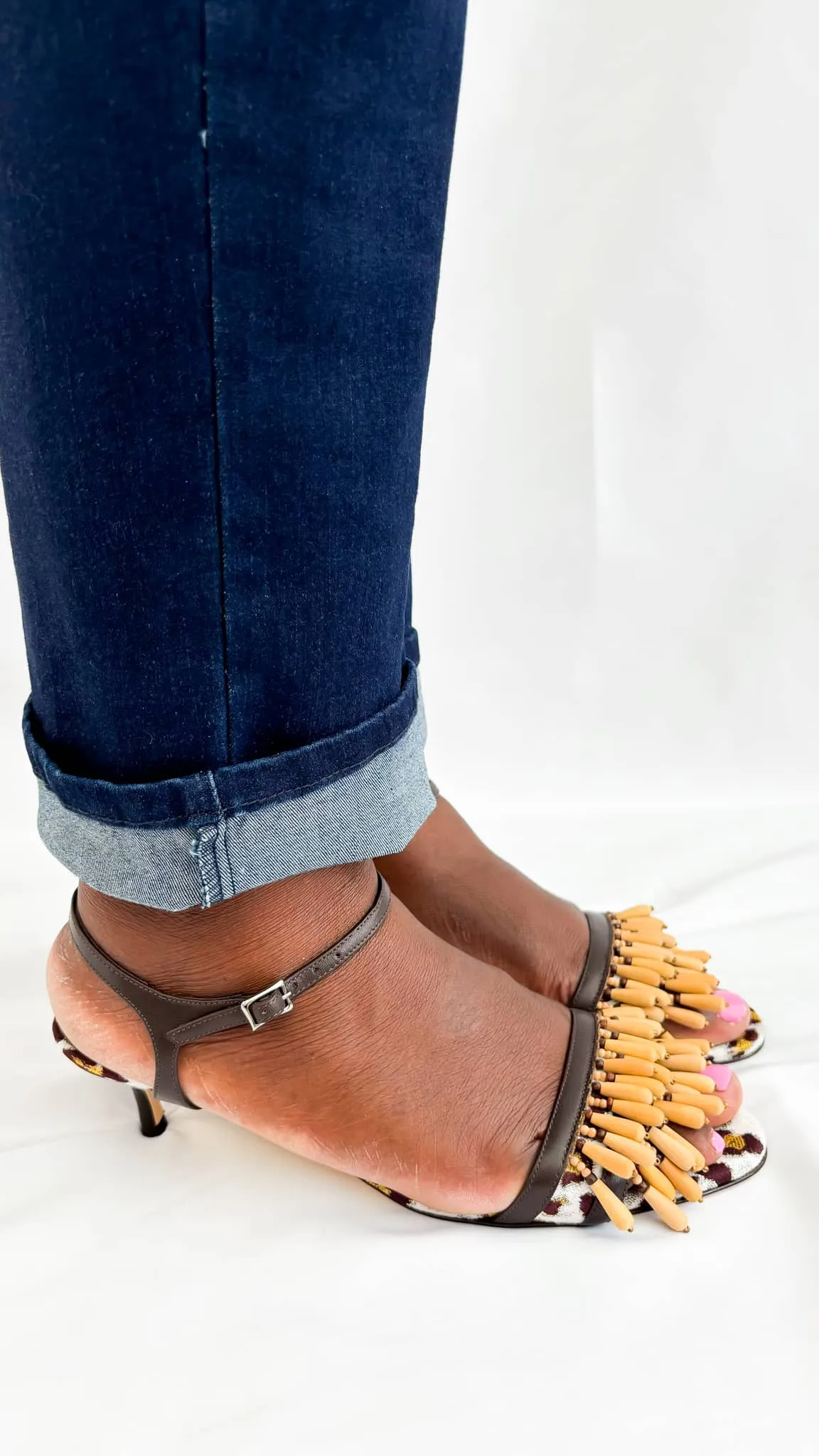 Manolo Blahnik Kitten Heel Sandals - Rimov 50