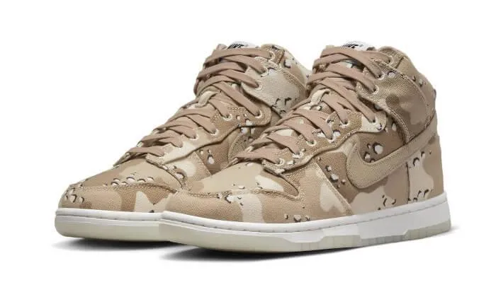 jogger running in the cold Dunk High Desert Camo