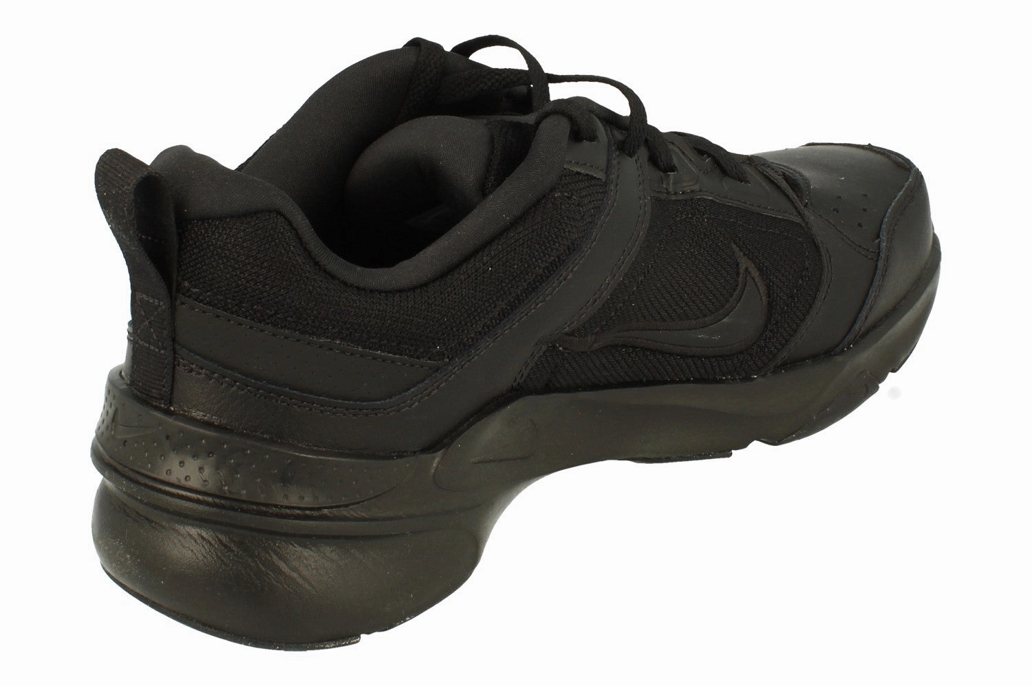 Nike Defyallday Mens Trainers DJ1196 001 Adaptive design