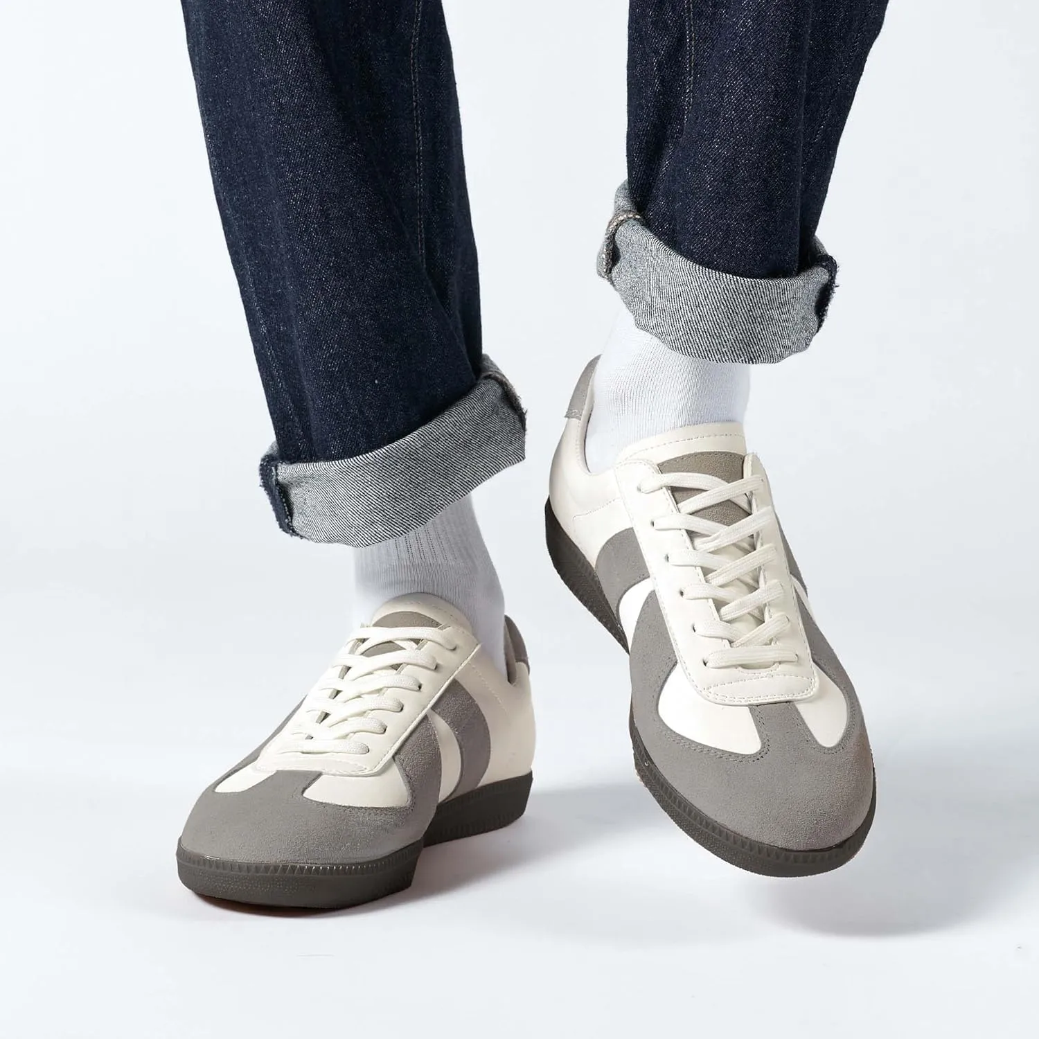 Men's And Women's Fashionable Lace Up Casual Sports Shoes Comfortable And Breathable Skateboarding Shoes Wear-Resistant And Anti Slip Travel Shoes Lightweight And Practical Tennis Sports Shoes
