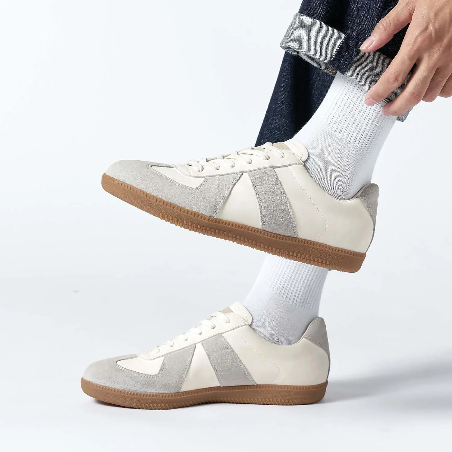 Men's And Women's Fashionable Lace Up Casual Sports Shoes Comfortable And Breathable Skateboarding Shoes Wear-Resistant And Anti Slip Travel Shoes Lightweight And Practical Tennis Sports Shoes