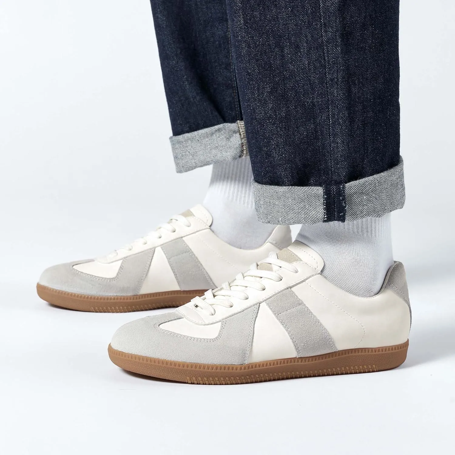 Men's And Women's Fashionable Lace Up Casual Sports Shoes Comfortable And Breathable Skateboarding Shoes Wear-Resistant And Anti Slip Travel Shoes Lightweight And Practical Tennis Sports Shoes
