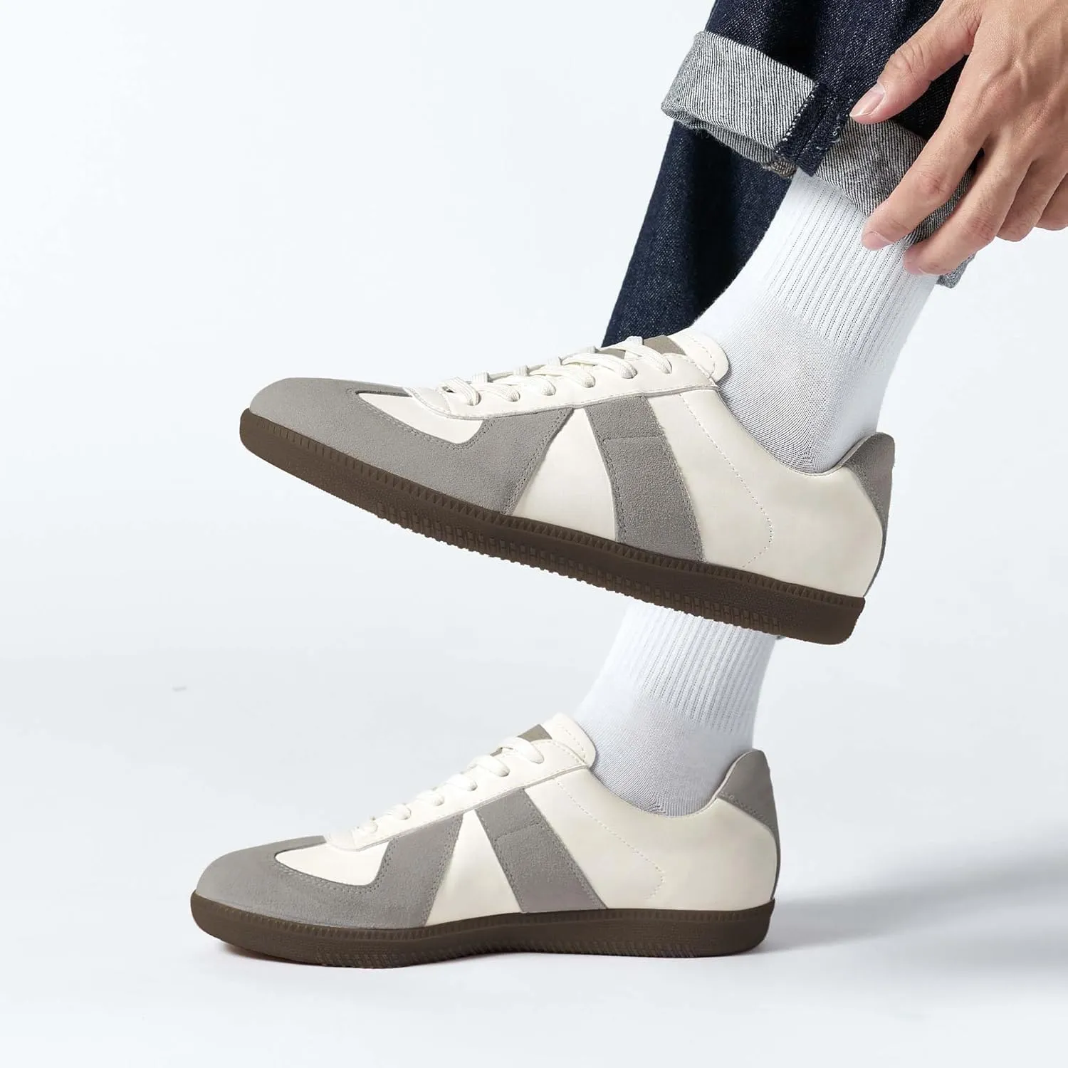 Men's And Women's Fashionable Lace Up Casual Sports Shoes Comfortable And Breathable Skateboarding Shoes Wear-Resistant And Anti Slip Travel Shoes Lightweight And Practical Tennis Sports Shoes