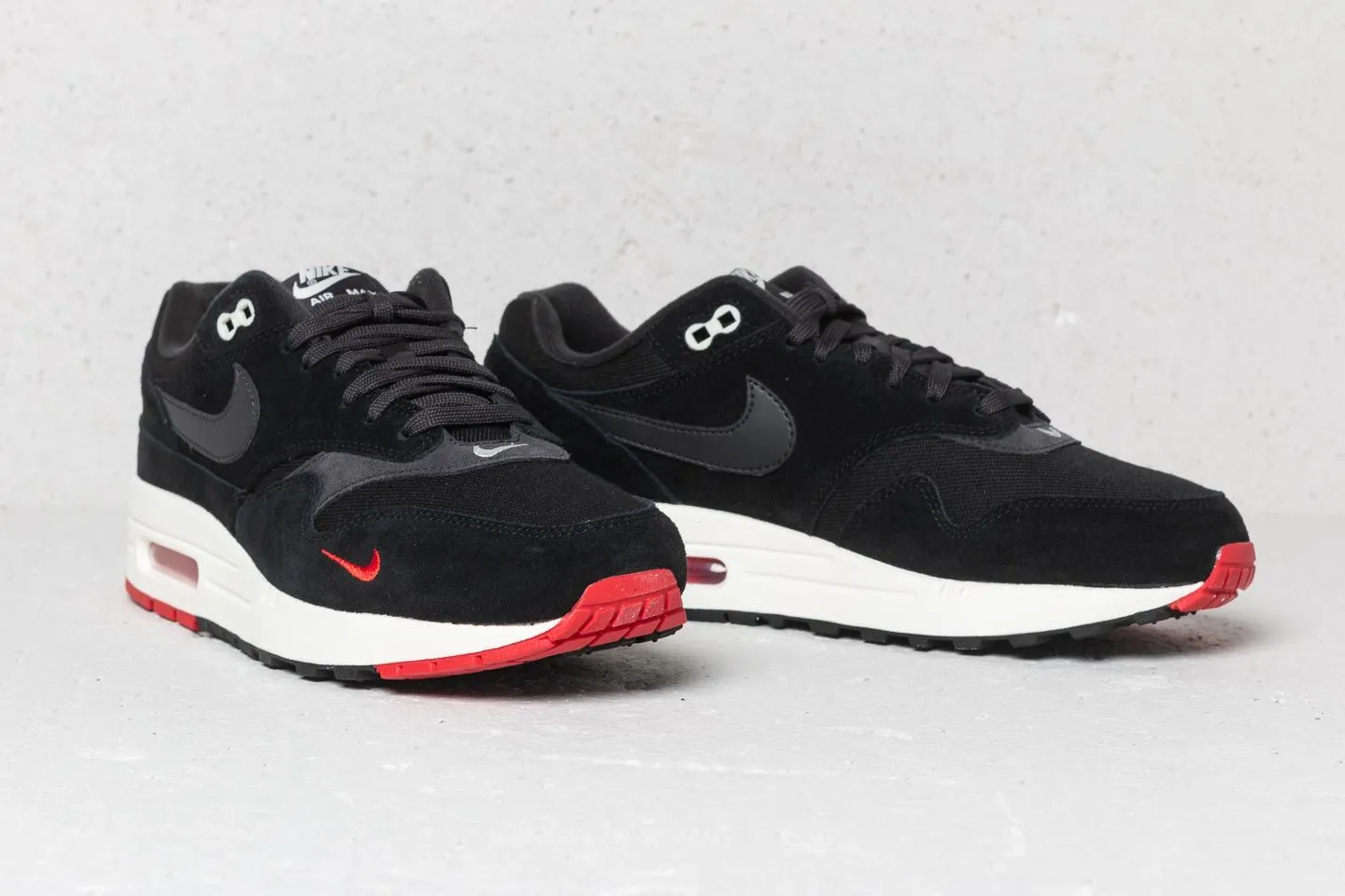 Airflow channels Nike AIR MAX 1 PREMIUM
