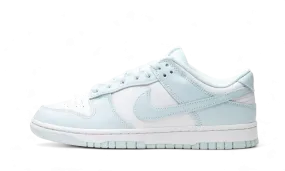 Stand Long Nike Dunk Low Glacier Blue