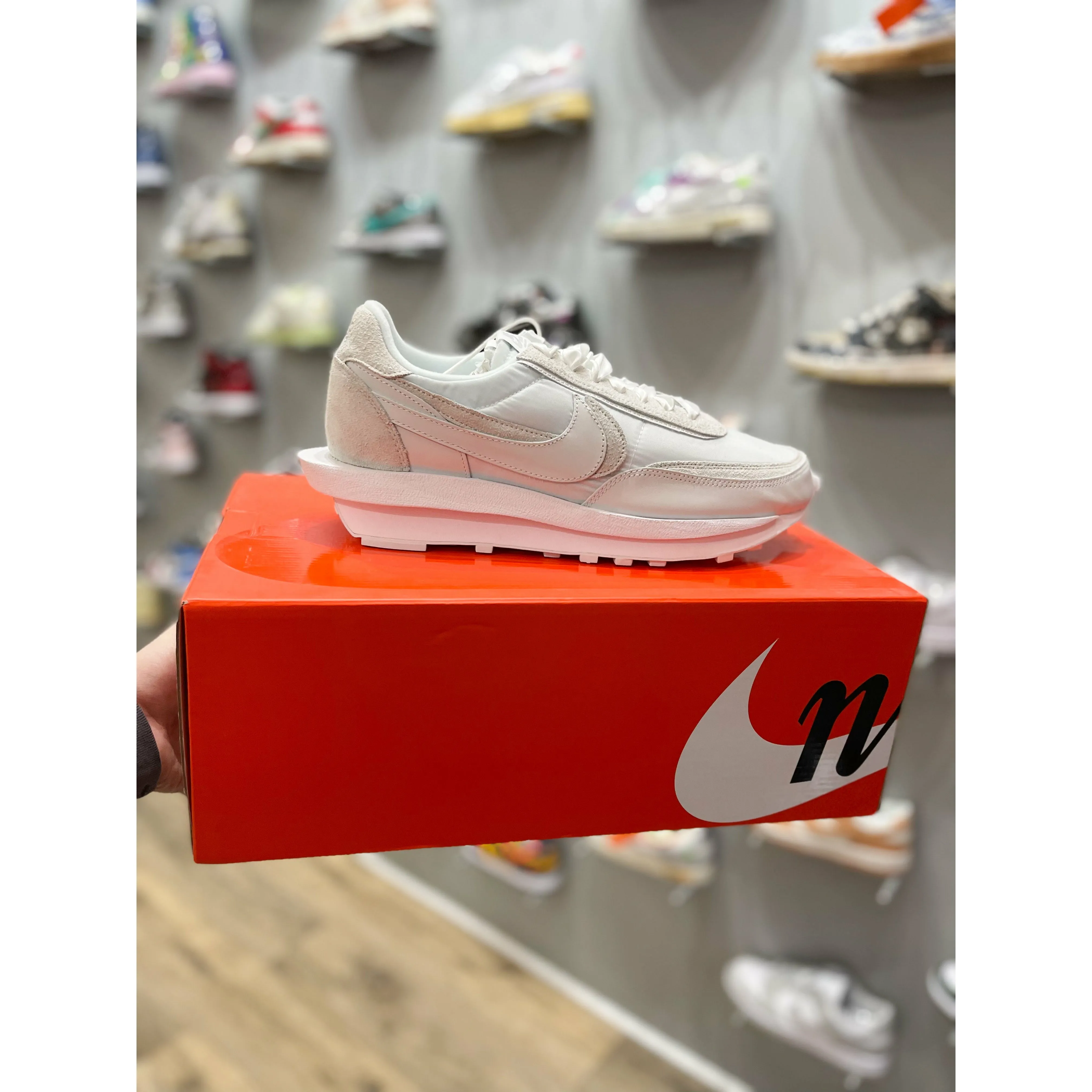 arch - support running shoes Nike LD Waffle Sacai White Nylon