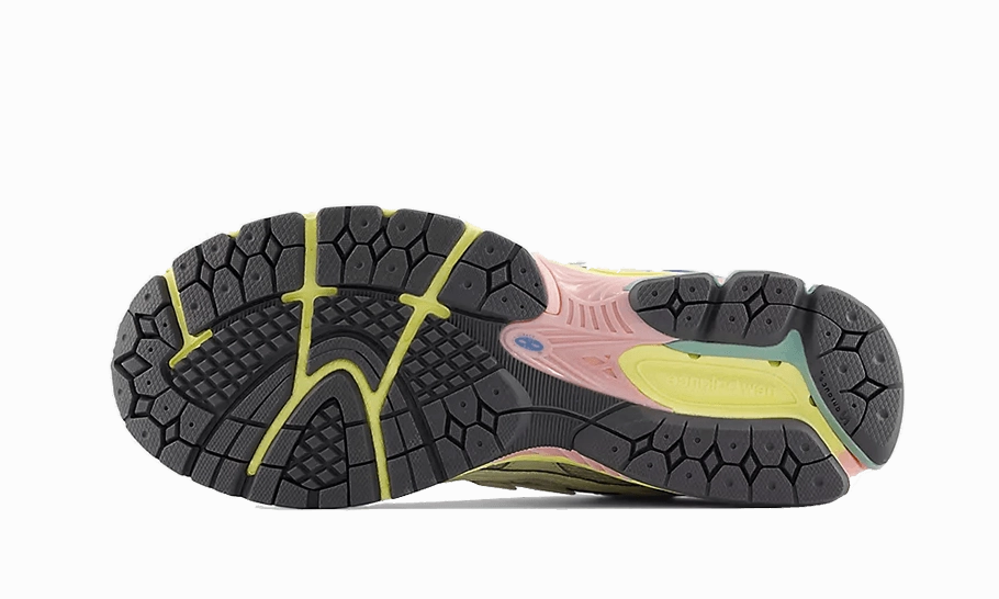 Park Ready Light Travel New Balance 1906U Lunar New Year Angora