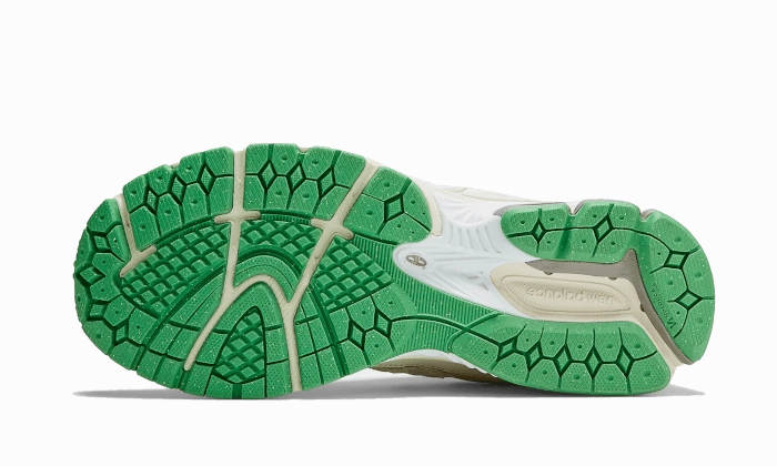 New Balance 2002R GANNI Turtledove Ventilated Insole