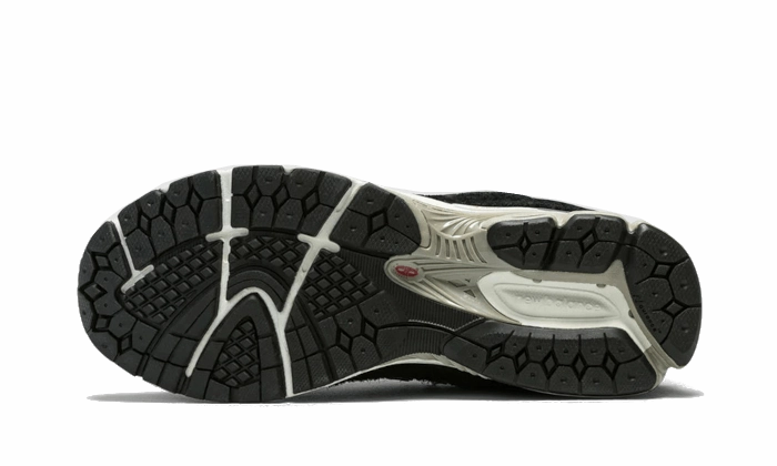 Seamless Design Everyday Comfort New Balance 2002R Protection Pack Black
