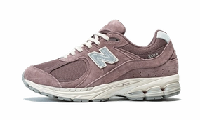 Athletic Sneakers New Balance 2002R Suede Pack Black Fig